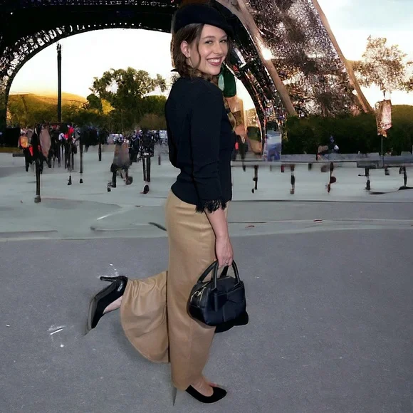 WORN ONCE - Women’s Leather Satchel & Velveteen Mary Jane Heels - Big Bows - Picture 7 of 10